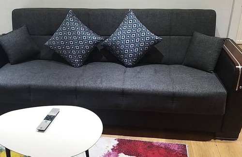East Ham Apartment | Immaculate 1-bed Apartment in London