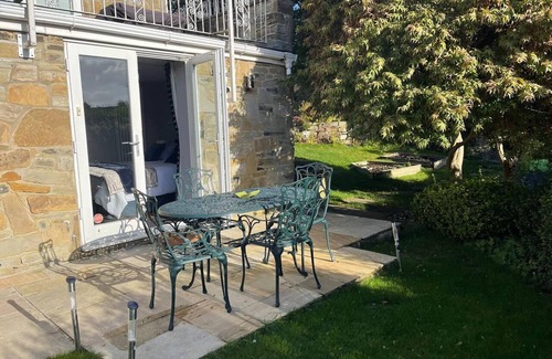 Brighouse Apartment | Immaculate 1-bed Studio With Outside Patio