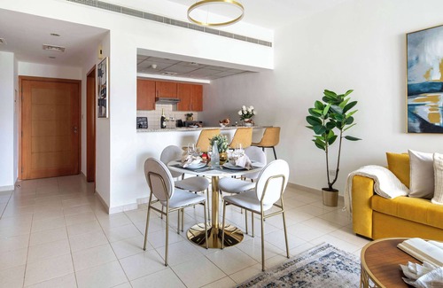 The Greens Apartment | Immaculate 1BR in The Greens - Sleeps 3