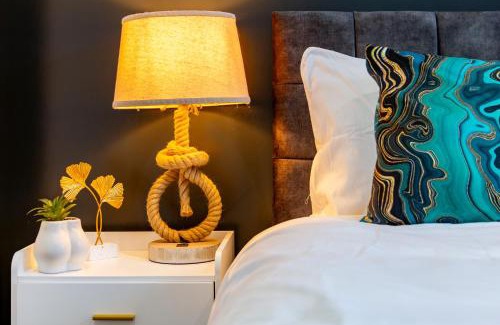 Peckham Apartment | Immaculate 2-Bed London Escape- Sleeps 6- Garden & Parking - 15 Mins to Central- Save 20 Percent Weekly!