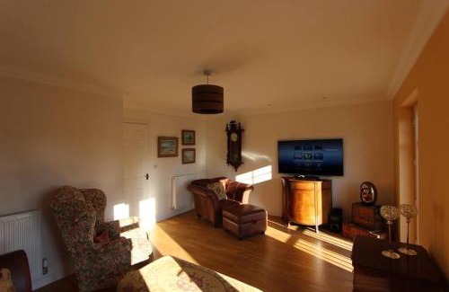 Lee-on-the-Solent House | Immaculate 4BD Family Home in Lee on the Solent