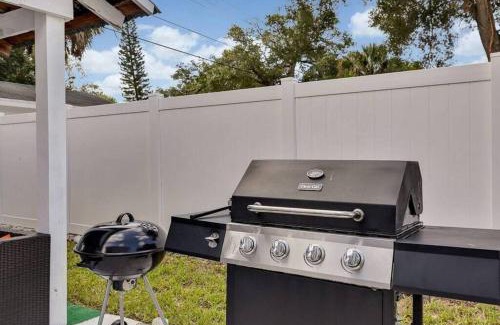 Town N County Park House | Immaculate & Cozy Entire Heated Pool House