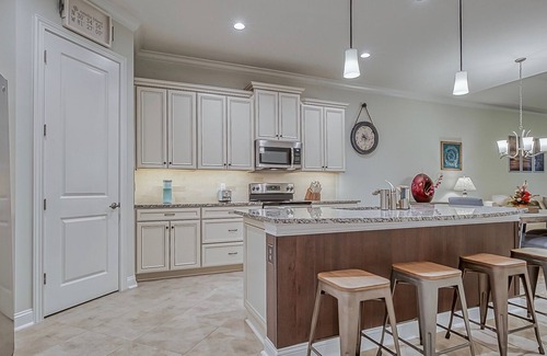 American Beach Condo | Immaculate Family Friendly 3BR/3BA Beach Villa with TESLA Charger