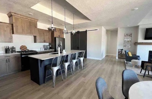 Cedar City House | Immaculate huge home with a private pickleball court close to national parks