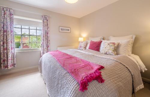 Stoke by Nayland House | Immaculate luxury retreat in pretty village with great pubs - Box Valley Cottage