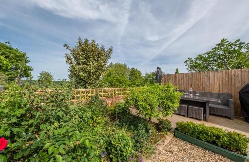 Stoke by Nayland House | Immaculate luxury retreat in pretty village with great pubs - Box Valley Cottage