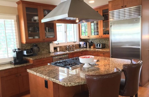 Upper East House | Immaculate, Move-in-Ready, Modern Craftsman Oasis, Ideal Walk Area, Long Term OK