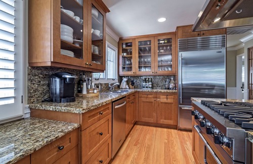 Upper East House | Immaculate, Move-in-Ready, Modern Craftsman Oasis, Ideal Walk Area, Long Term OK