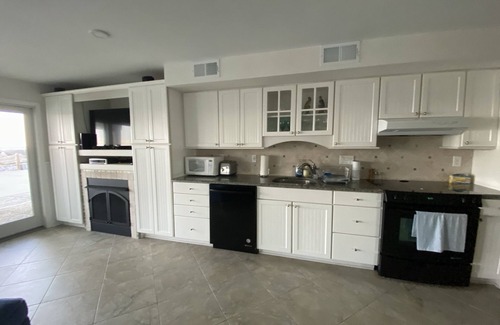 Avalon Condo | Immaculate Oceanfront Condo