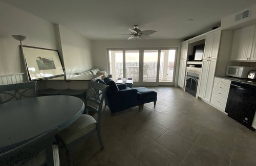 Avalon Condo | Immaculate Oceanfront Condo
