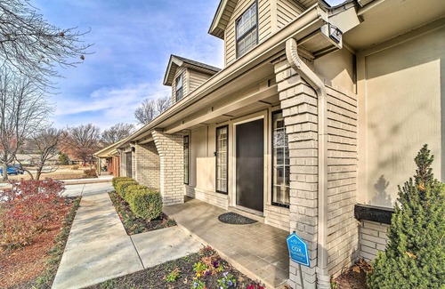 South Tulsa Cottage | Immaculate 'woodland View' Retreat w/Hot Tub