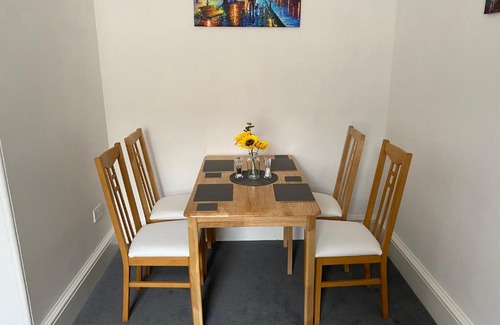 Perth Apartment | Impeccable 1-Bed Apartment Perth a home from home
