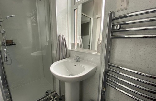 Perth Apartment | Impeccable 1-Bed Apartment Perth a home from home