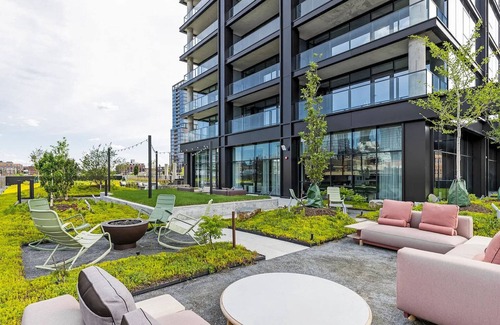 West Loop Apartment | Impeccable W Loop 1BR w/Gym, Pool, Rooftop, Spa & W/D, by Blueground