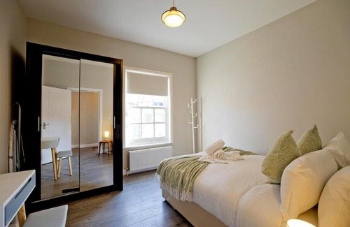 Wall End Apartment | Imperial Barking Road Apartments
