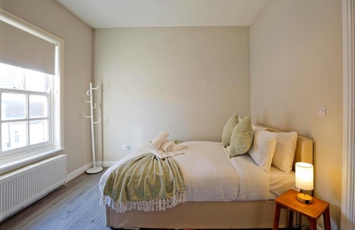 Wall End Apartment | Imperial Barking Road Apartments