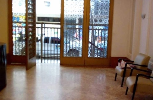 Leme Apartment | In Copacabana, spacious and airy living room 2 bedrooms, with beach view from 3 windows