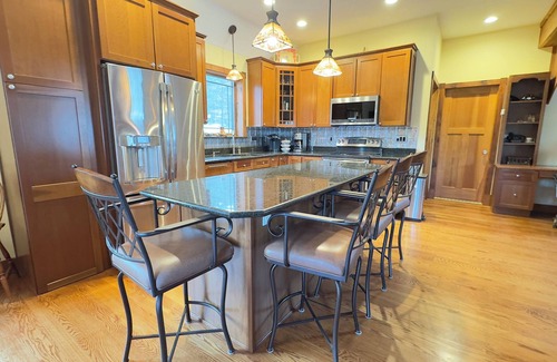 Paupack House | IN-GROUND POOL & FIREPIT, SLEEPS 10, BY LAKE WALLENPAUPACK