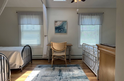 Narragansett Pier House | In heart of Historic Narragansett Pier, easy walk to beach, restaurants & shops!