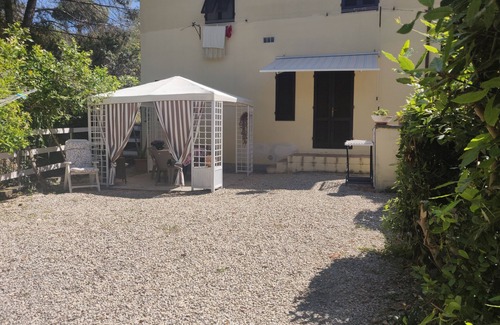 Procchio Apartment | In the green and within walking distance of the beach App Edoardo