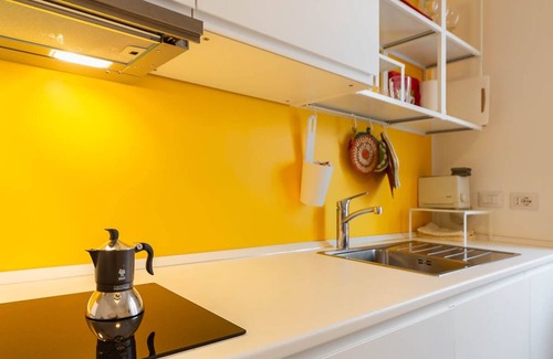 Milan Apartment | In Milan and yet at home: The Yellow House studio!