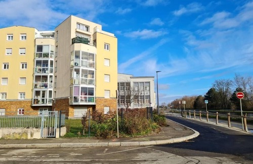 Mulhouse Apartment | In the Clouds - Free parking -Independent entrance