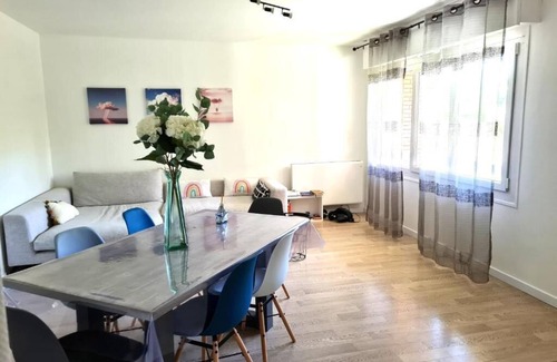 Mulhouse Apartment | In the Clouds - Free parking -Independent entrance