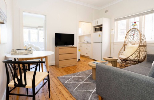 Bondi Beach Apartment | In the heart of Bondi, stroll to the beach