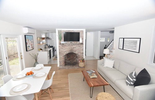 Harwich Port House | In the Heart of Harwich Port & 2/10 mile to Bank St Beach
