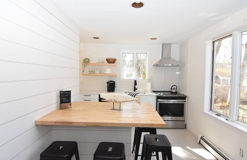 Harwich Port House | In the Heart of Harwich Port & 2/10 mile to Bank St Beach