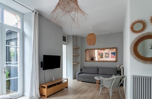 Canclaux Apartment | In the heart of the city, city-break for 8