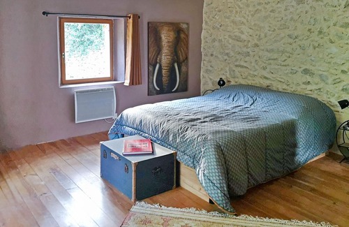 Reilhanette House | In the heart of the Toulourenc Valley, this welcoming and spacious vacation home with pool welcomes