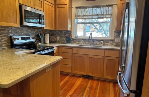 Historic Railroad District House | In the historic railroad district, walking distance to all the best of Ashland!
