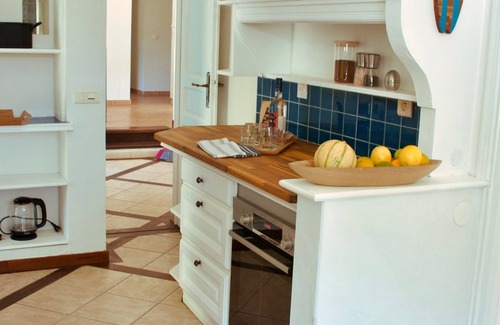 Baie-Mahault House | In the midst of the Green Butterfly, Maison La Samana offers comfort and tranquillity.