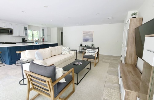 Wellfleet Apartment | IN-TOWN, TUCKED AWAY! Beautiful 1BD-Sleeps 4, Central A/C, Walk to Wellfleet Town Center & Harbor