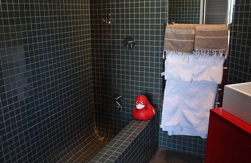 Cape Town City Centre Cottage | InAweStays Garden Cottage