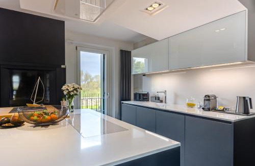 Poggio Terza Armata Apartment | Incantevole vista dalle mura del castello.