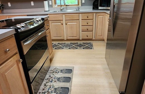 Williamsburg House | Incredible home in the woods - 3.5 Miles from Flintfields Horse Park