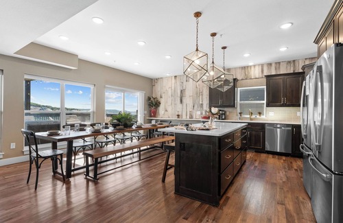 Ponce De Leon House | Incredible Lake View-Private Indoor Pool-Golf Cart-Free Attraction Tickets-Game Room!