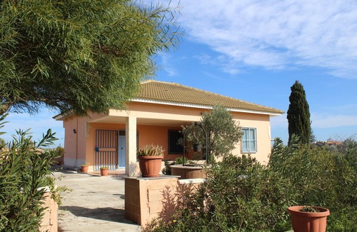 Santa Maria del Focallo House | INDEPENDENT HOUSE BY THE SEA
