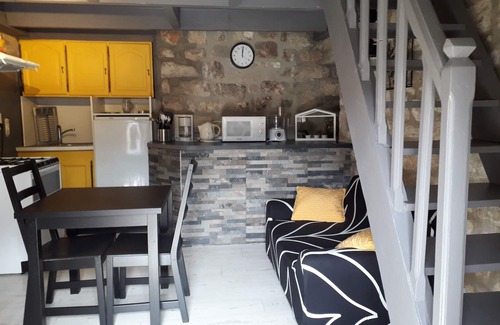 Sainte-Enimie House | Independent stone house overlooking the medieval city of Sainte Enimie
