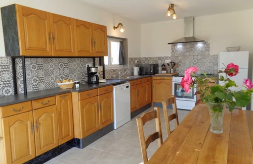 Regny Cottage | Independent cottage with fireplace, pets allowed, near nature