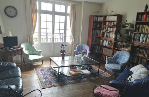 Luc-sur-Mer Apartment | Independent ground floor with garden on the seaside.