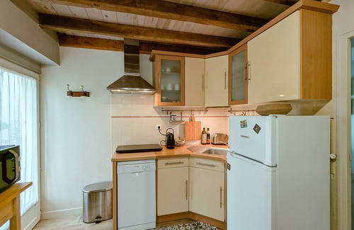 Le Poinconnet Cottage | Independent house with terrace and private parking