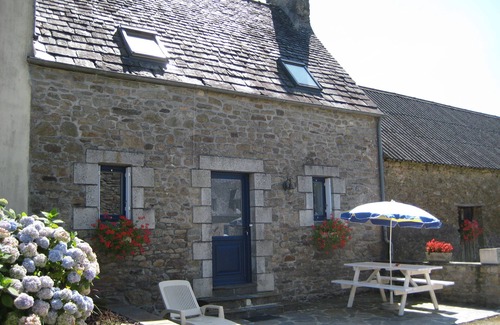 Sizun House | independent house in the countryside - 4 people -3 bedrooms - In the center of Finistèr