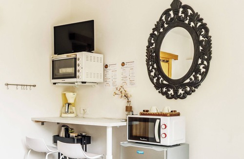 Blesignac Bed & Breakfast | independent housing, in the heart of an acacia forest