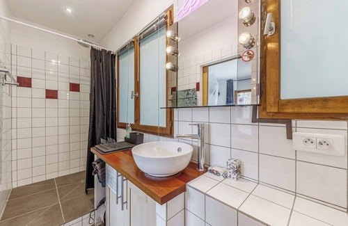 Blesignac Bed & Breakfast | independent housing, in the heart of an acacia forest