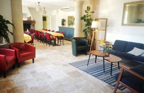 Basse-Normandie Hotel | Independent residence sleeps 32