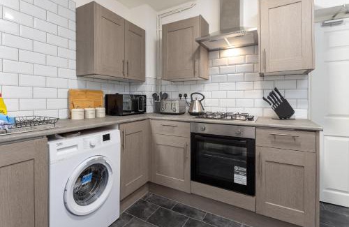 Liverpool House | Index House - Air Host & Stay - Free Parking - Contractor Friendly