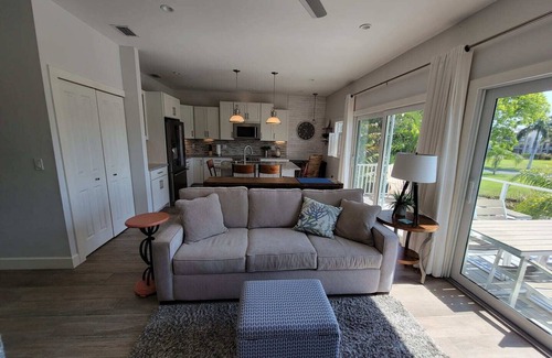 Mid Island House | Indian Bayou Lake House 2 - Lakeside Oasis